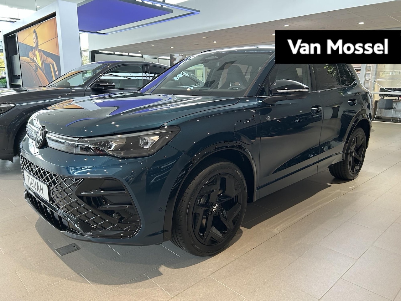 Volkswagen Tiguan - 1.5 eHybrid R-Line Edition 204 pk | Black Pakket | Panorama dak | Stoelverwarming/stuur | - AutoWereld.nl