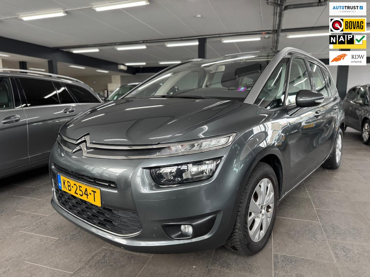 Citroën C4 Picasso - 1.2 PureTech Business 7 persoons navigatie clima cruise controle elektrische pakket parkee - AutoWereld.nl