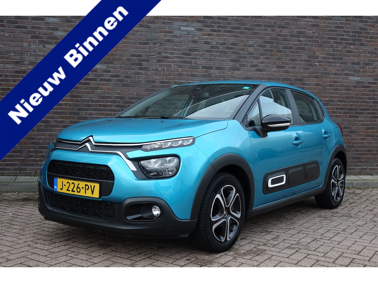 Citroën C3 - 1.2 PureTech Feel 1.2 PureTech Feel, navigatiesysteem, bluetooth, prachtige auto! Graag de tekst ook lezen.. - AutoWereld.nl