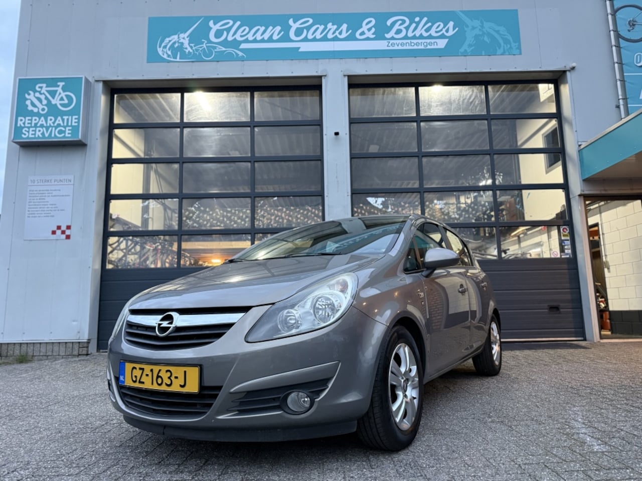 Opel Corsa - 1.2-16V '111' Edition 1.2-16V 111 Edition - AutoWereld.nl
