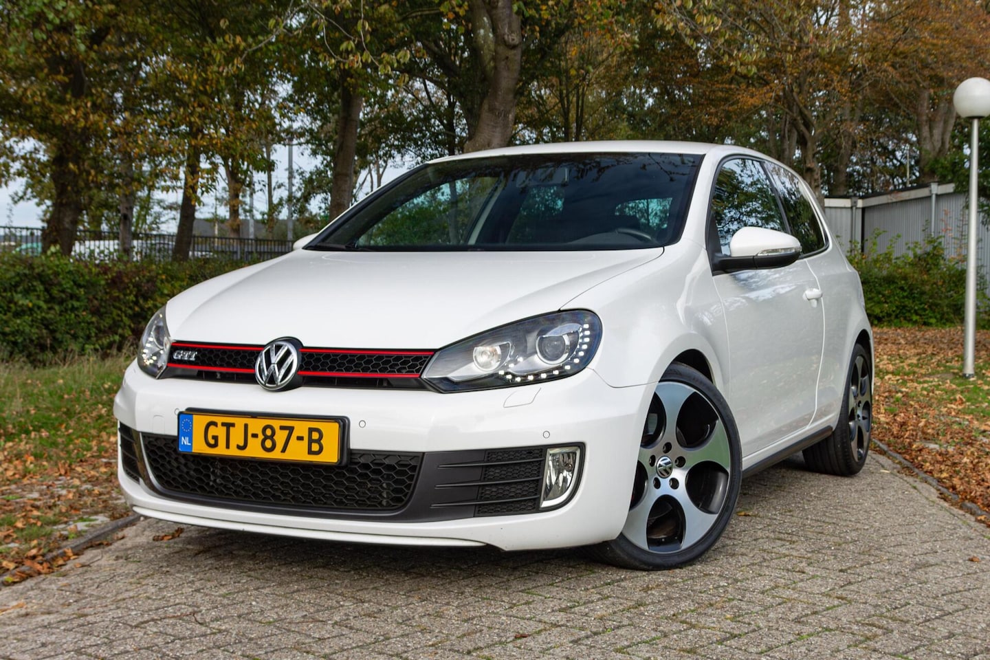 Volkswagen Golf - 2.0 GTI 211pk - Xenon - Nette staat - 2 Eige - AutoWereld.nl