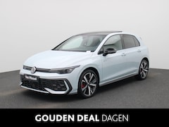 Volkswagen Golf - 1.5 eHybrid GTE 272 PK | Automaat | Plug-In | Panorama Dak | Navigatie | Digitale Cockpit