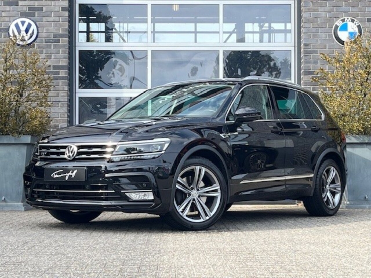 Volkswagen Tiguan - 2.0 TSI 4M. R-LINE - LEDER - AFN. TREKH. - ORG. NL. - AutoWereld.nl