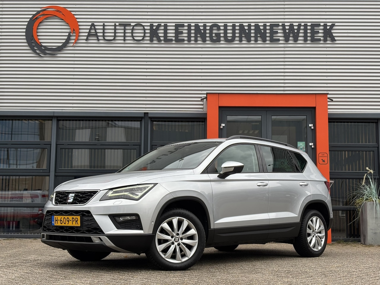 SEAT Ateca - 1.0 EcoTSI Style Business Intense / Stoelverwarming / Cruise Control / Applecarplay/Androi - AutoWereld.nl