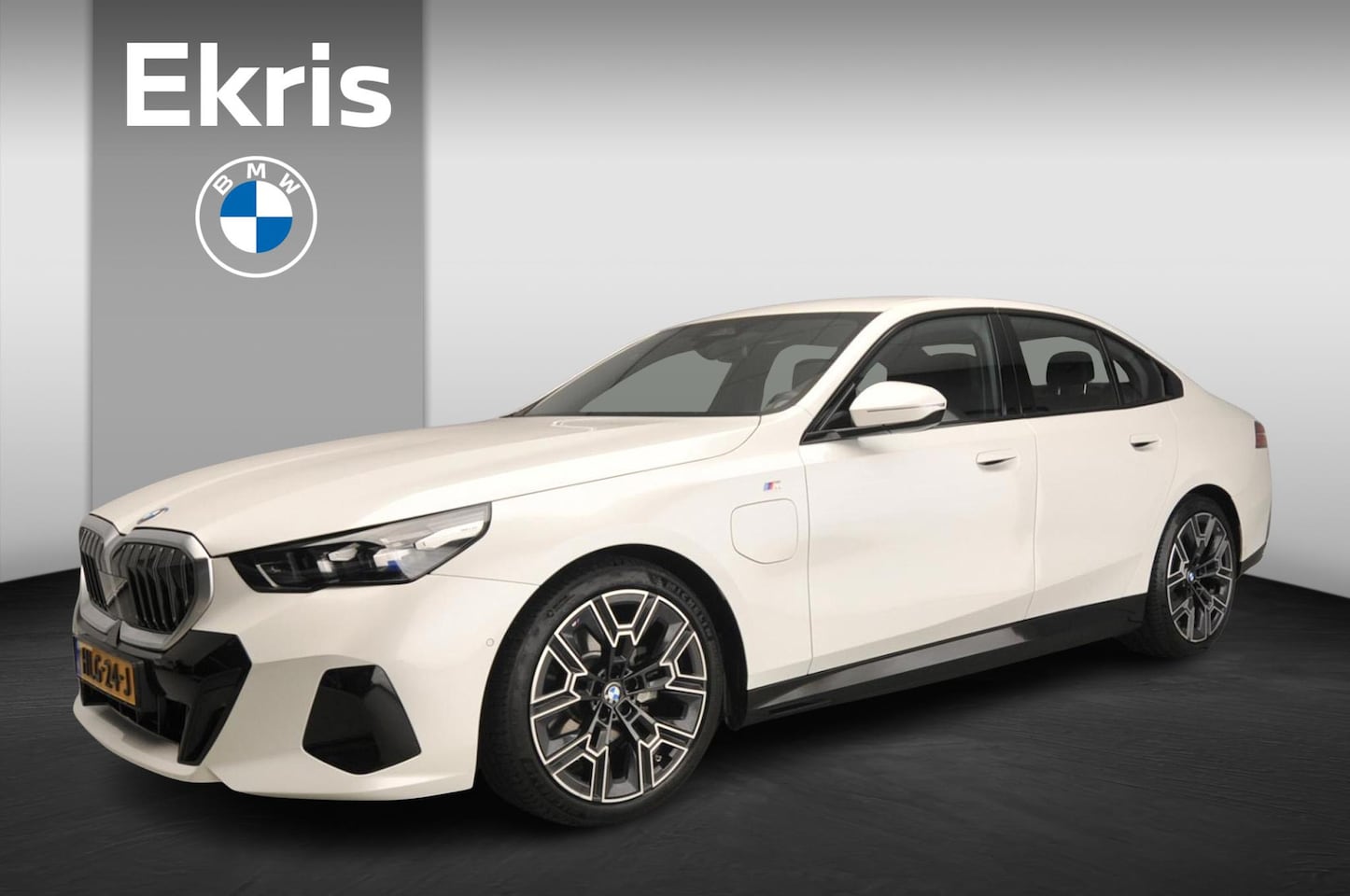 BMW 5-serie - Sedan 530e | M-Sportpakket | LED | Navigatie | Sportstoelen | Stoelverwarming | DAB | Harm - AutoWereld.nl