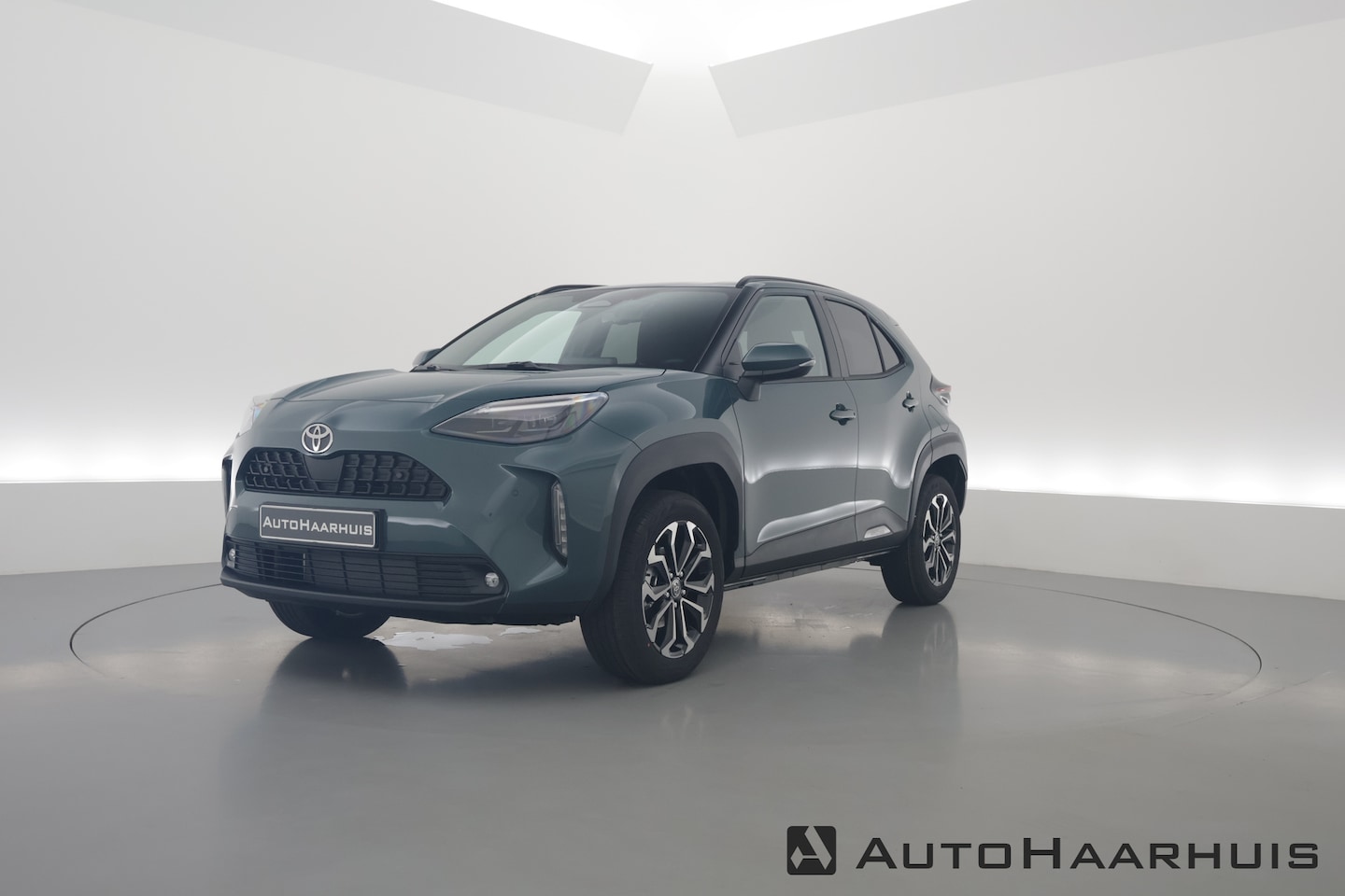Toyota Yaris Cross - 1.5 Hybrid 130 Teamplayer | Forest Green | Winter Pack | Safety Pack | Navi | Adapt. Cruis - AutoWereld.nl