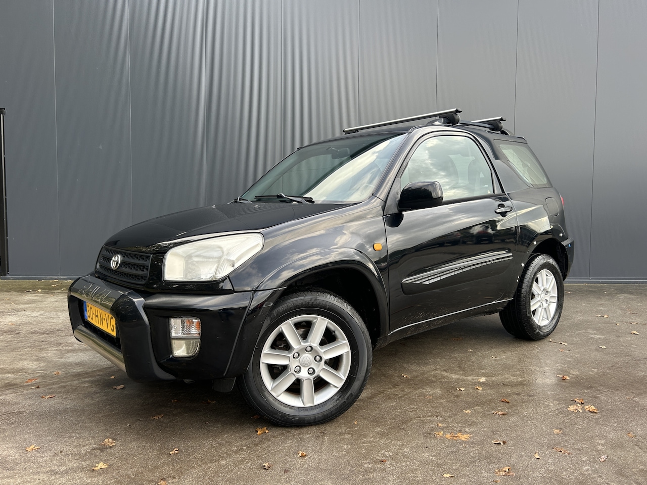 Toyota RAV4 - 2.0-16V VVT-i Sol 4X4 LEER AIRCO 4WD YOUNGTIMER - AutoWereld.nl