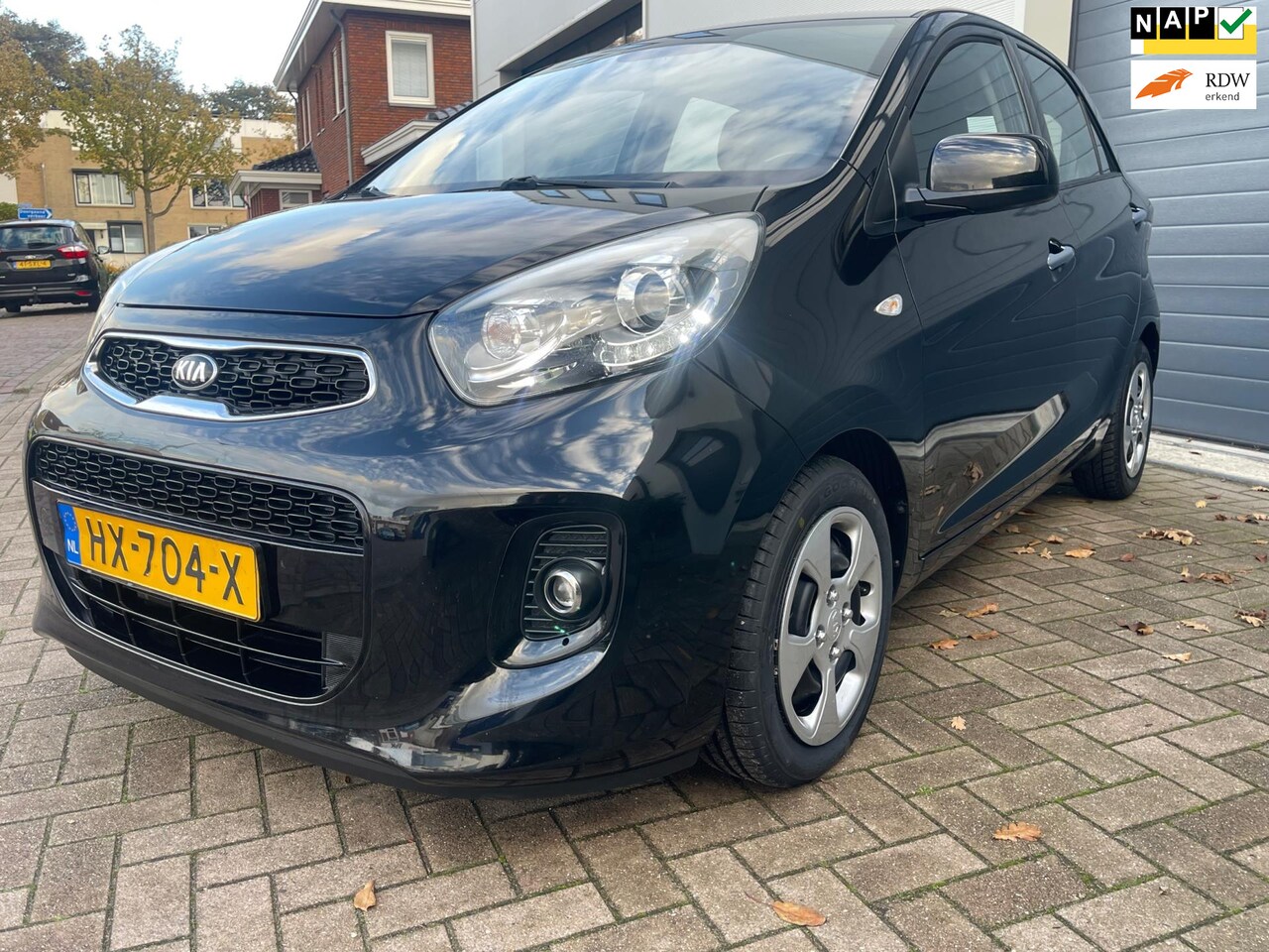 Kia Picanto - 1.0 CVVT DynamicLine/Led/Cruise-c/Climate-c/AUX/Elek-pakket - AutoWereld.nl