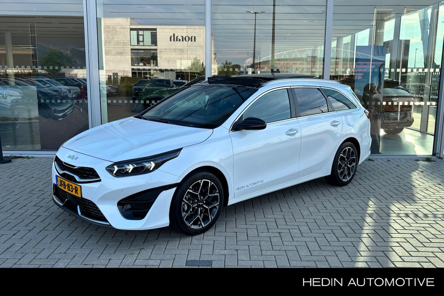 Kia Cee'd Sportswagon - Ceed 1.5 Turbo Automaat GT-Line | LED | Lichtmetaal | Panodak | PDC V+A | - AutoWereld.nl