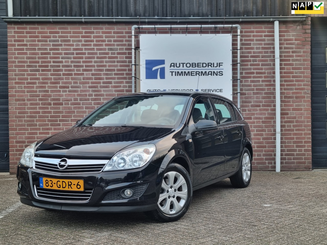 Opel Astra - 1.6 Temptation Trekhaak - AutoWereld.nl