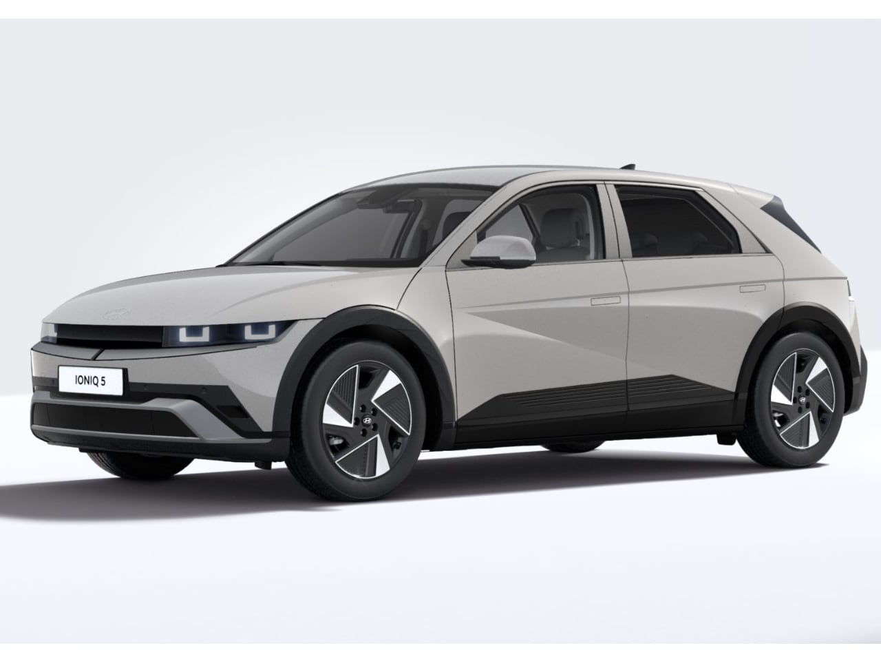 Hyundai IONIQ 5 - Long Range Pure Edition 84 kWh € 2000,- korting !!| Achterbank verwarmd | Adaptief demping - AutoWereld.nl