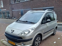 Peugeot 1007 - 1.4-16V Gentry