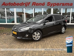Ford Focus Wagon - 1.6 TDCI ECOnetic Lease Titanium | Trekhaak | Parkeer Sensoren | Navi | Cruise