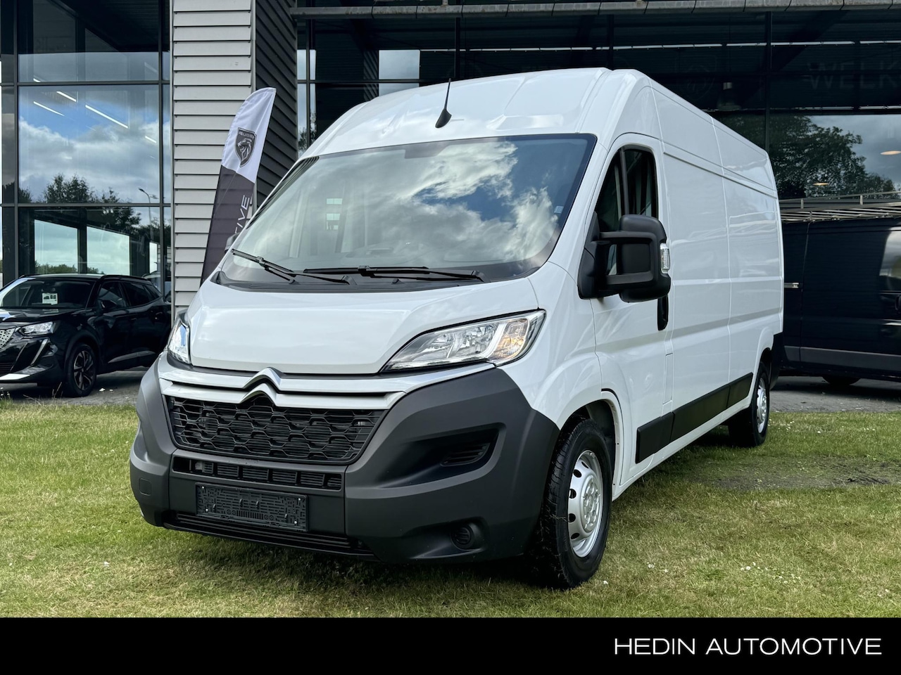 Citroën Jumper - 3.5t L3H2 Zwaar 75kWh Automaat 3-Pers. | Airco | Centrale Vergrendeling | Parkeersensoren - AutoWereld.nl