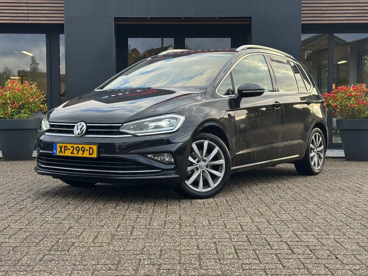 Volkswagen Golf Sportsvan - 1.5 TSI 150pk Highline - AutoWereld.nl