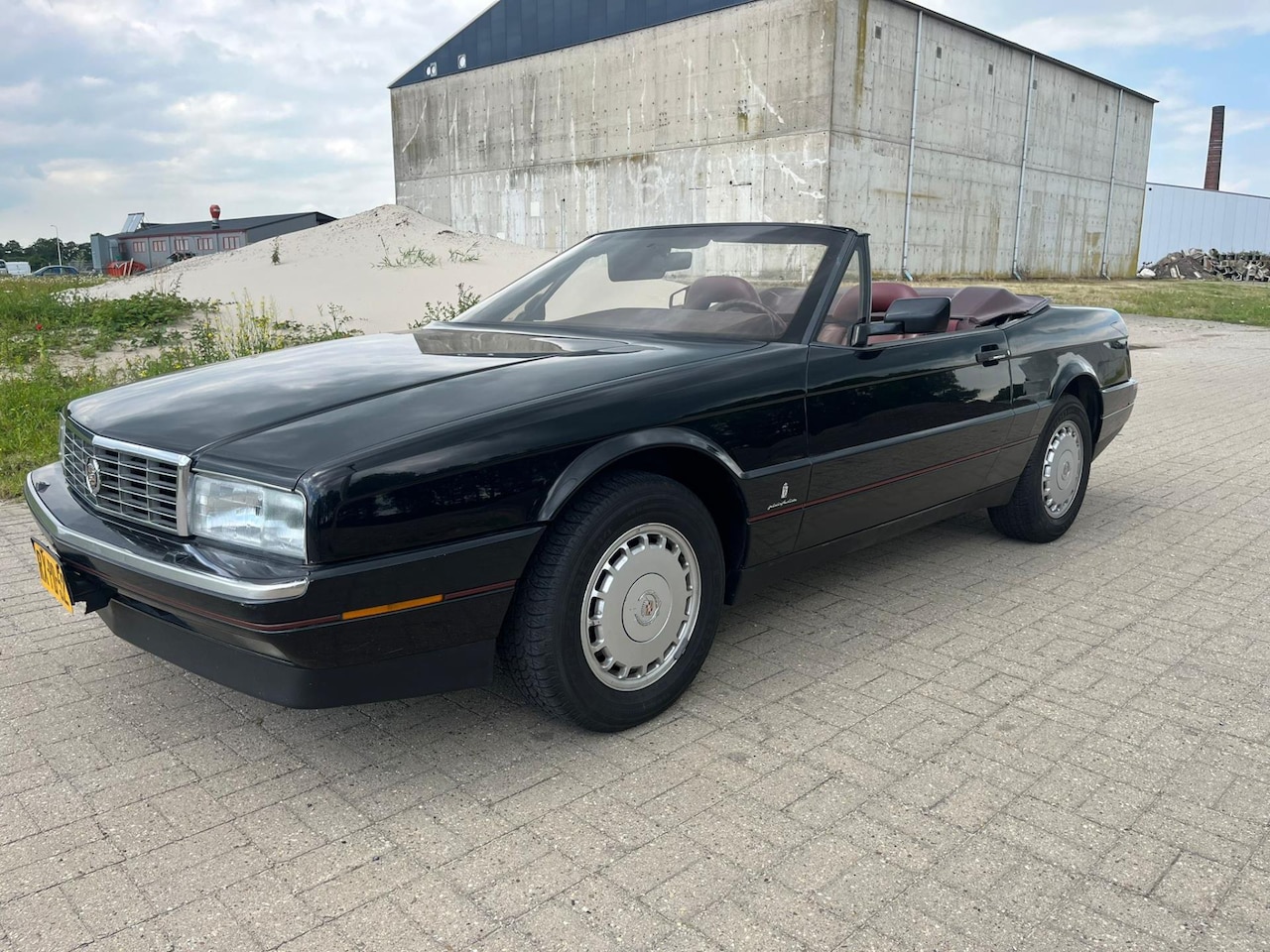 cadillac-allante-cabrio.jpg