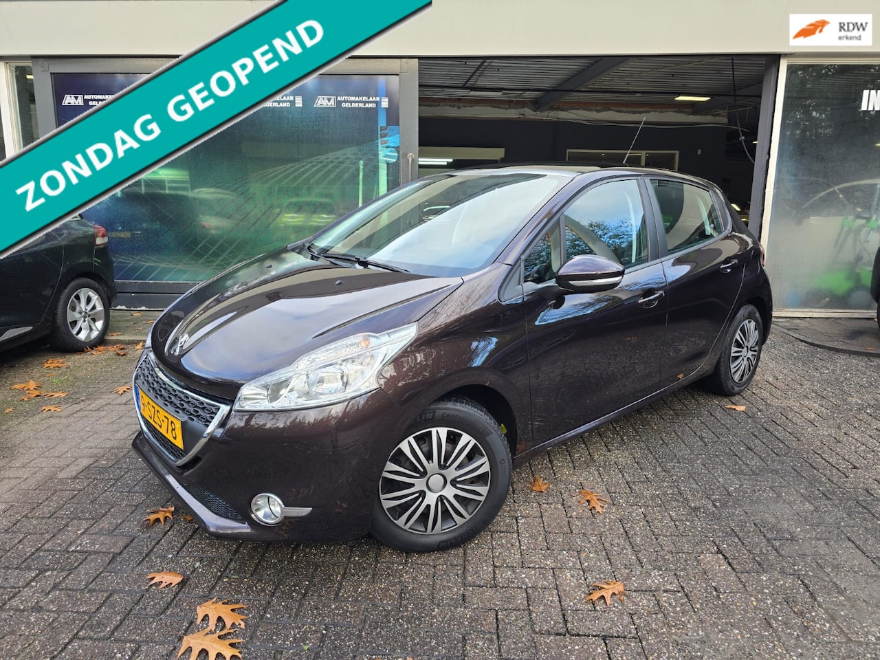 Peugeot 208 - 1.2 VTi Allure | 2E EIGENAAR | 12 MND GARANTIE | AIRCO |CRUISE | PANO DAK | - AutoWereld.nl