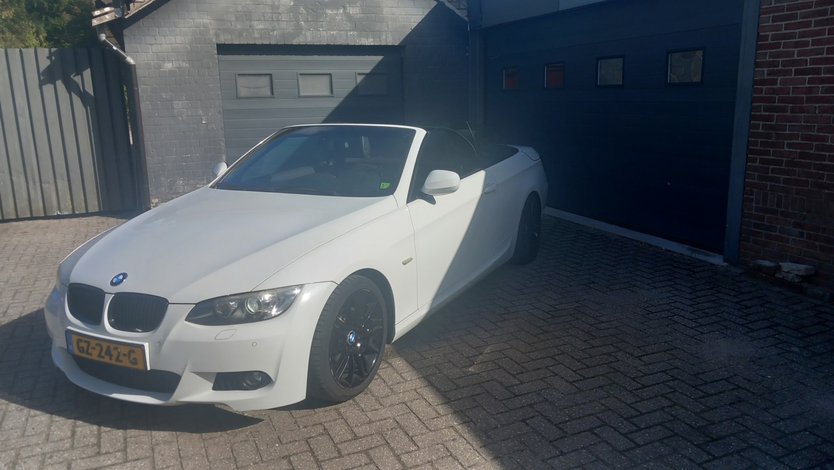 BMW 3-serie Cabrio - 325i High Executive 325i High Executive, Automaat,Cruise control,Navi,Parking system,Lederen bekleding, - AutoWereld.nl