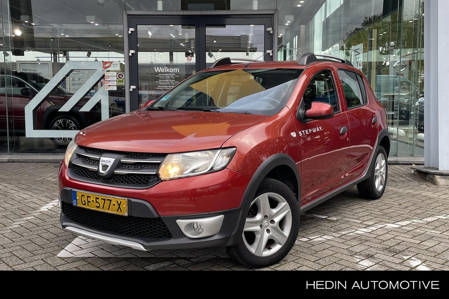Dacia Sandero Stepway - 0.9 TCe Lauréate | 1ste EIGENAAR / NL AUTO | DEALERONDERHOUDEN | SENSOREN | ARICO | CRUISE - AutoWereld.nl