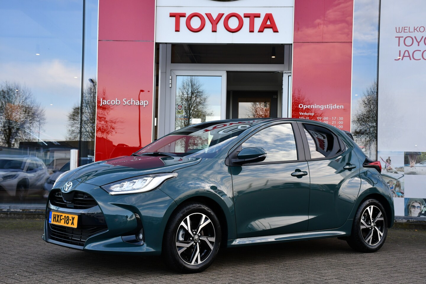 Toyota Yaris - 1.5 Hybrid 115 Dynamic Automaat 116pk | Comfort Pack | Dodehoekdetectie | Cloud Navigatie - AutoWereld.nl