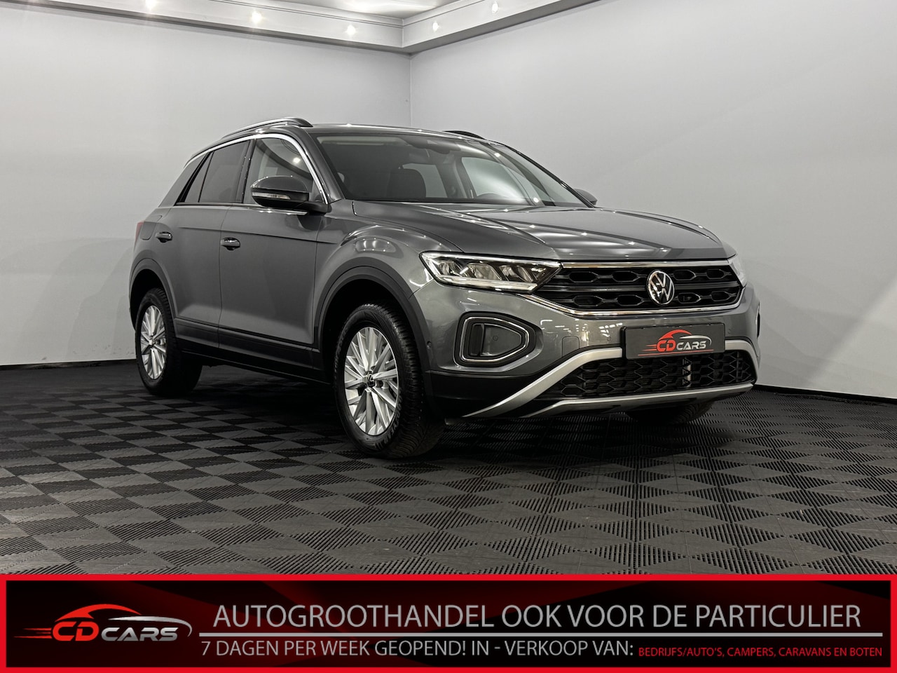 Volkswagen T-Roc - 1.0 TSI Life Edition Clima, Parkeersensoren, Apple carplay, Virtual desk, Stoelverwarming, - AutoWereld.nl