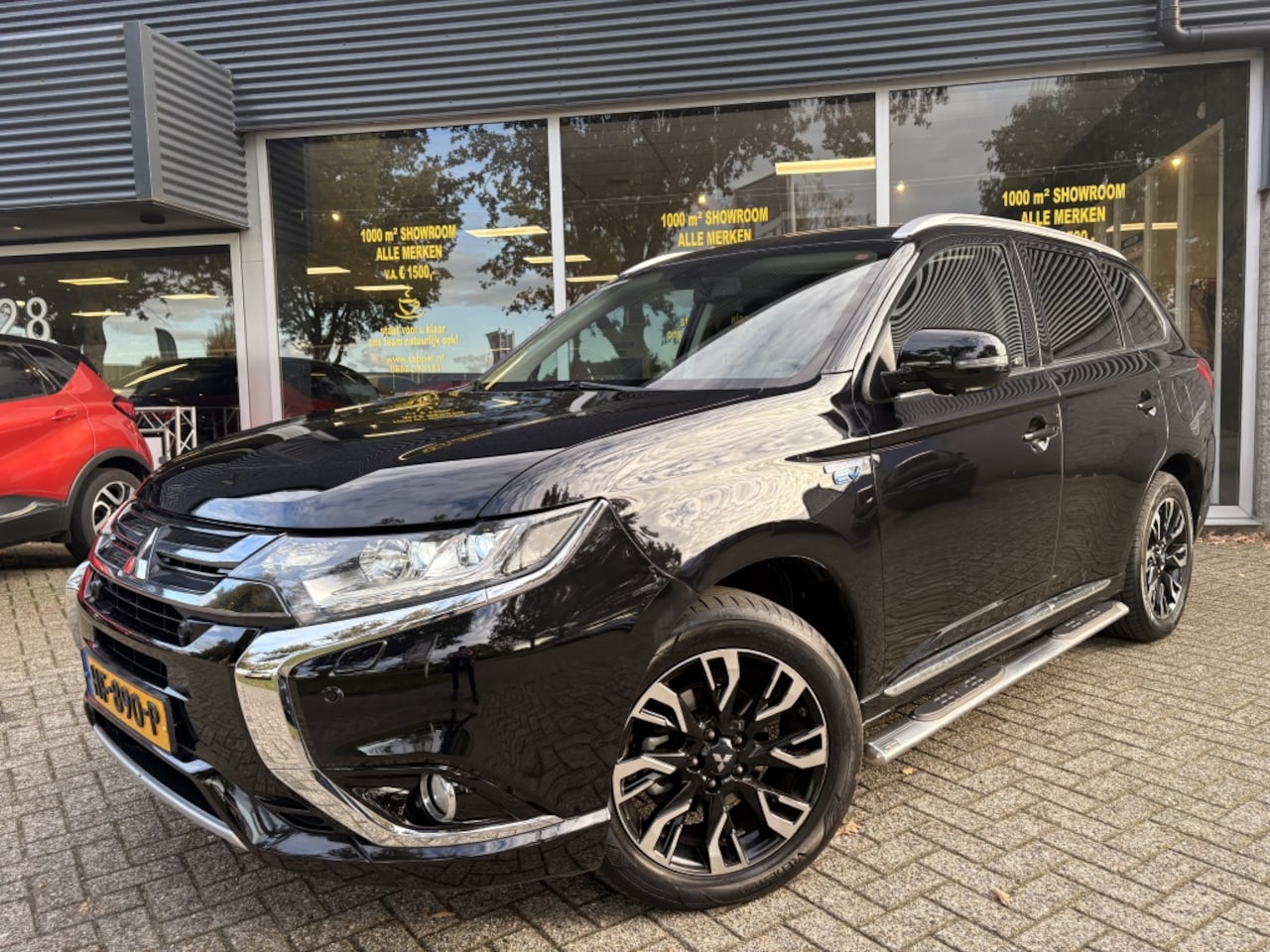 Mitsubishi Outlander - 2.0 PHEV Instyle Trekhaak/Stuur-stoelverwarming/360Camera/rockfo - AutoWereld.nl