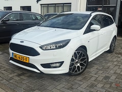 Ford Focus Wagon - 1.5 ST-Line, Apple Carplay/Android, Stuurverwarming, Stoelverwarming, Achteruitrij camera,