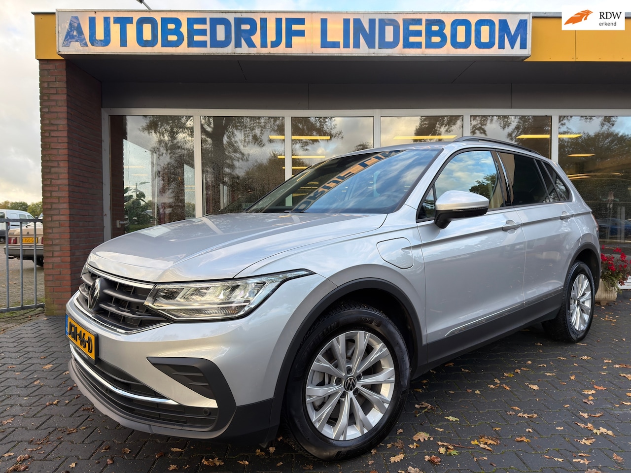 Volkswagen Tiguan - 1.4 TSI eHybrid R-Line Business 1.4 TSI eHybrid R-Line Business - AutoWereld.nl
