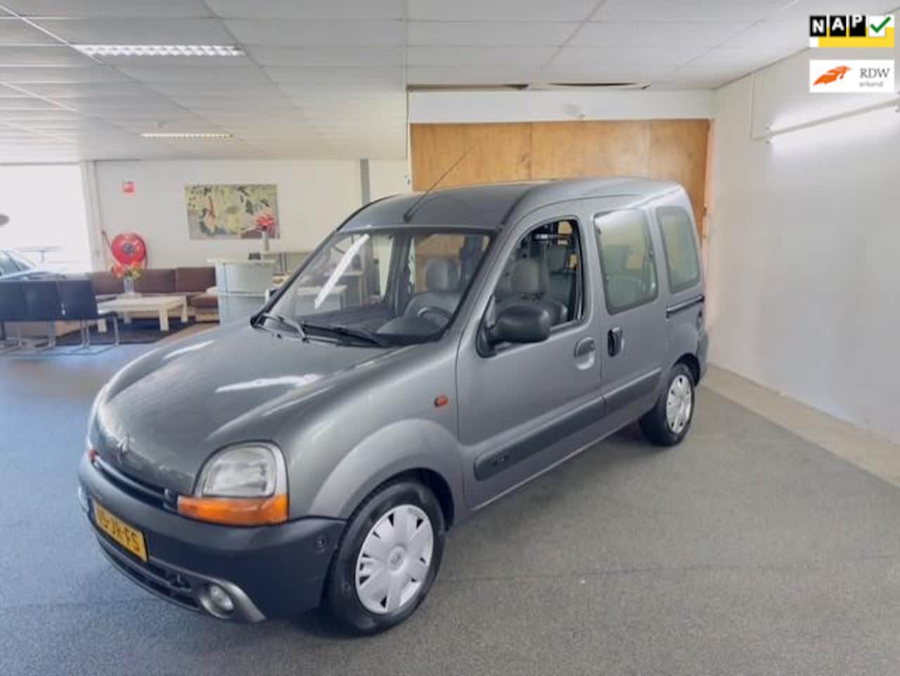 Renault Kangoo - 1.4 Privilège Apk Nieuw,Airco,E-Ramen,Automaat,N.A.P,Speciaal gebouwd Rollator (Lift ) - AutoWereld.nl