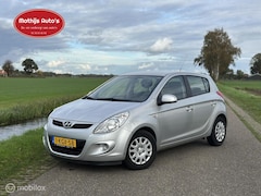 Hyundai i20 - 1.2i i-Drive Airco 5 deurs Nieuwe APK Nette auto