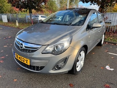 Opel Corsa - 1.4-16V Cosmo Automaat Panorama PDC Stoelverw. Stuurverw