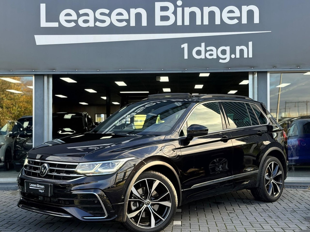 Volkswagen Tiguan - 1.4 TSI eHybrid R-Line Pano - AutoWereld.nl