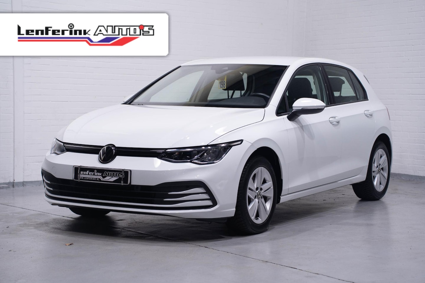 Volkswagen Golf - 1.0 eTSI Life Navi Camera PDC v+a Apple Carplay 1e Eig. NAP - AutoWereld.nl