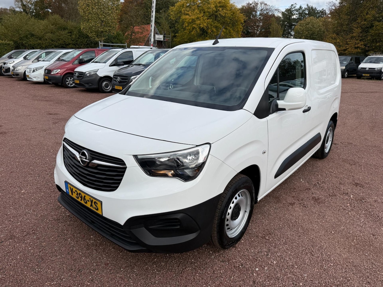 Opel Combo - 1.6D L1H1 Carplay / Navigatie / Boekjes / Cruise Control - AutoWereld.nl
