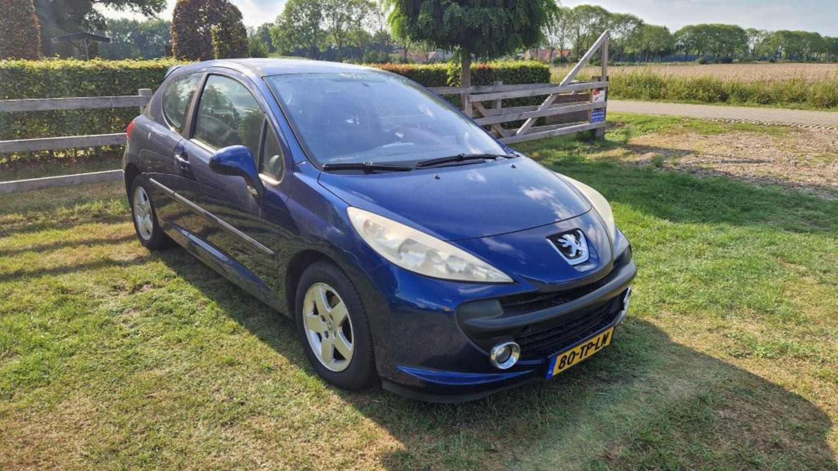Peugeot 207 - 1.4L Apk airco koppeling maakt geluid rijd goed is goed - AutoWereld.nl