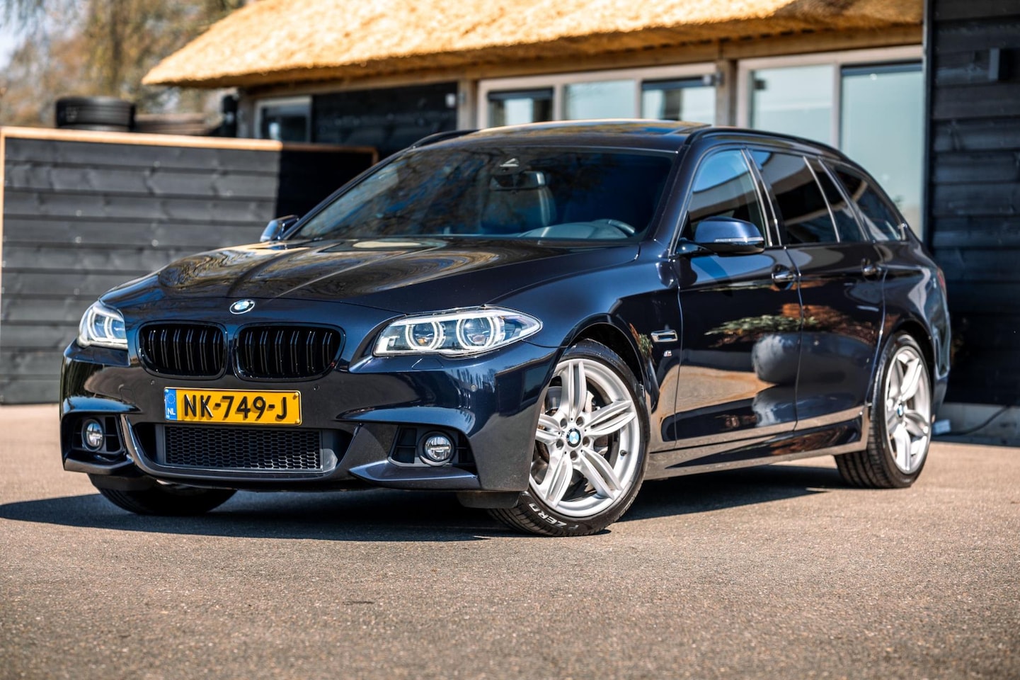 BMW 5-serie Touring - 535xd LCI M-Sport Luxury Editon I Hud I Pano I Leder I Trekhaak I - AutoWereld.nl
