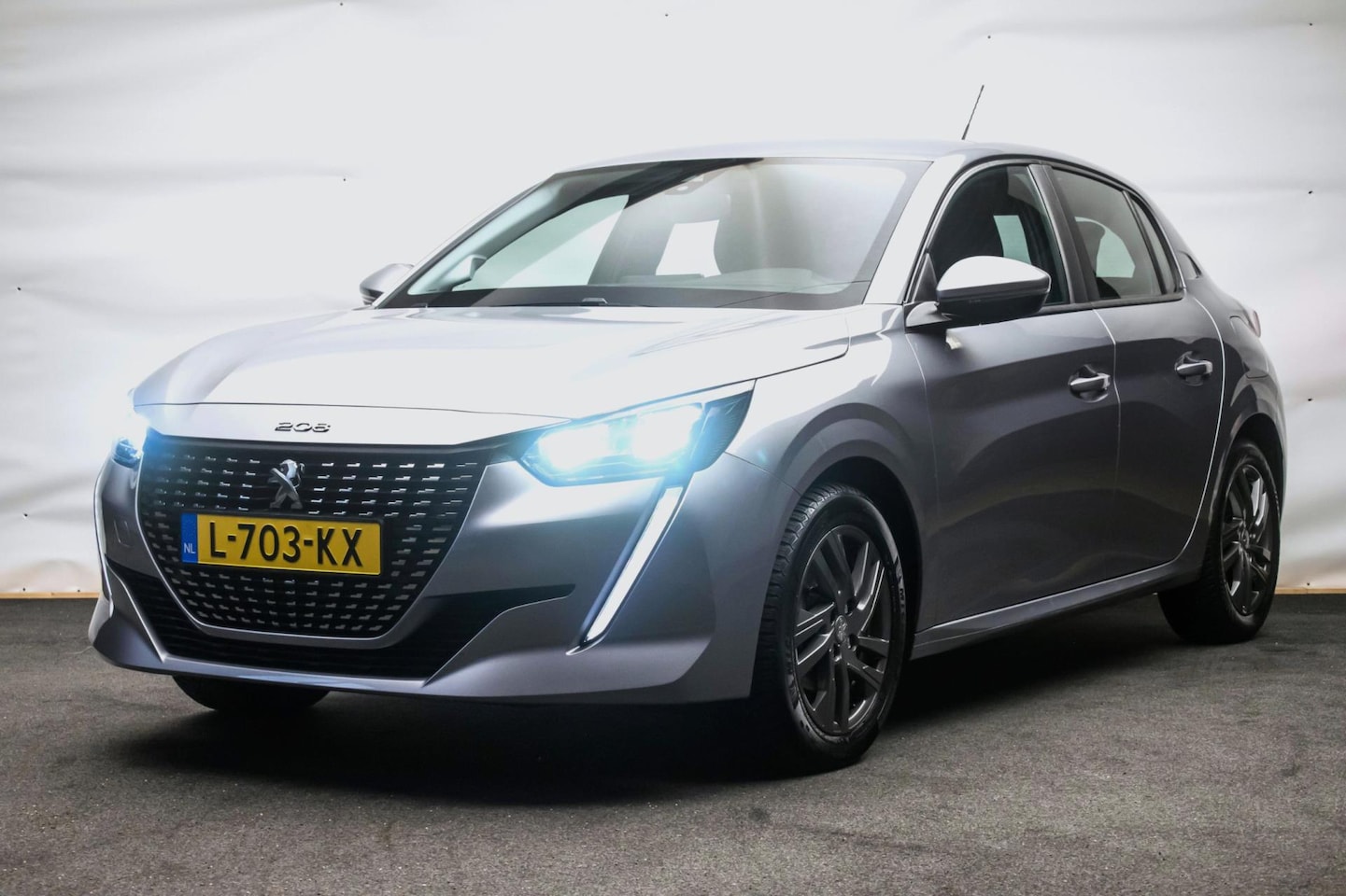 Peugeot 208 - 1.2 PureTech Blue Lease Active Sport [ Full LED Parkeersensoren Carplay Elektrisch inklapb - AutoWereld.nl