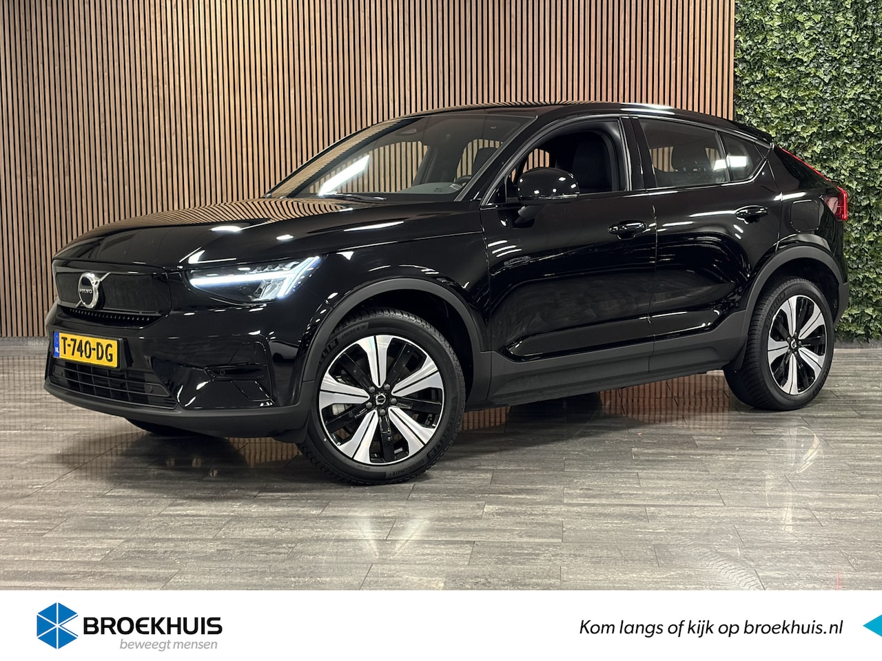 Volvo C40 - Recharge Core 69 kWh | Stoel en Stuurwielverwarming | All Season banden | Parkeercamera | - AutoWereld.nl