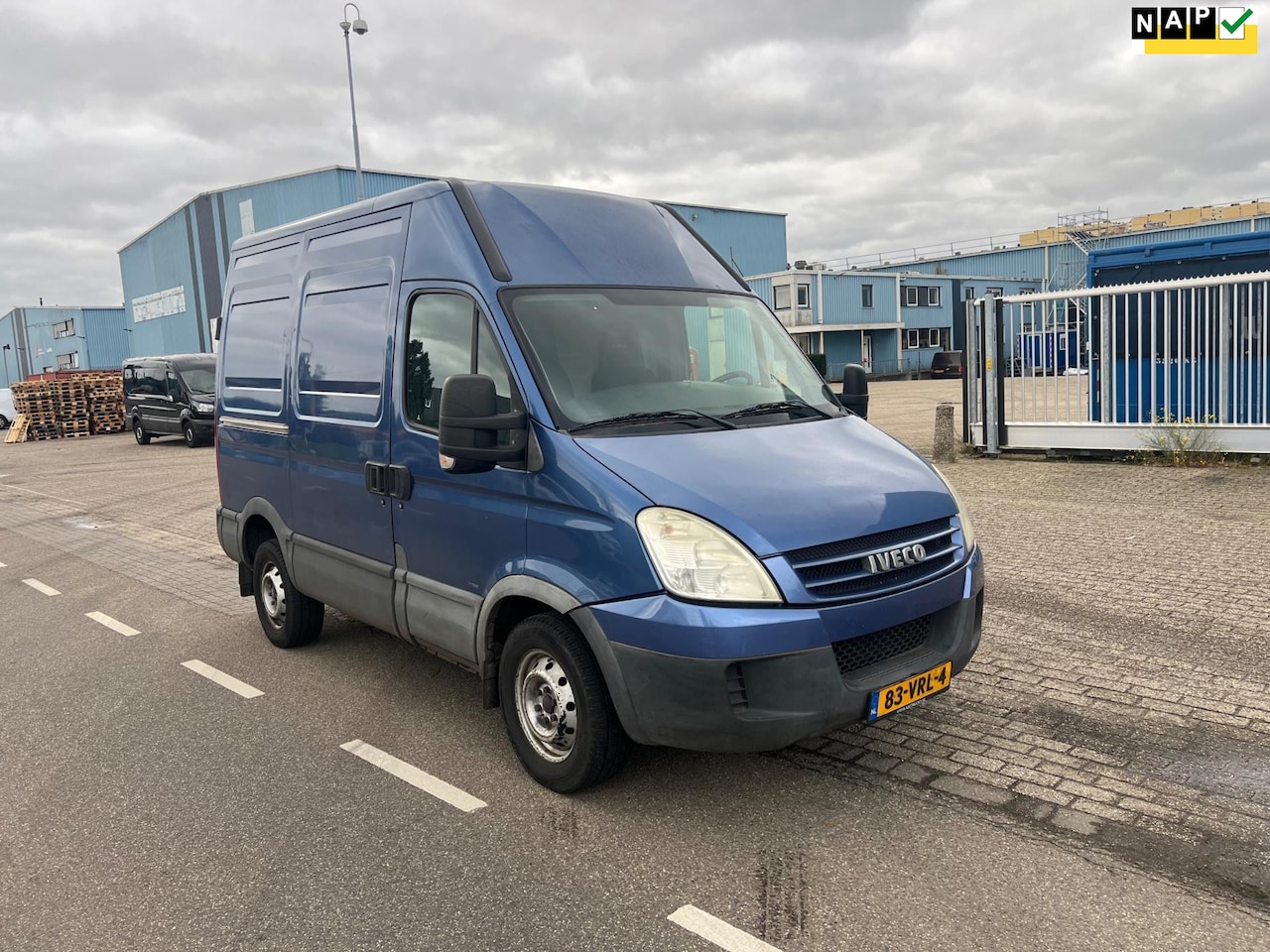 Iveco Daily - 35 S 18V 300 H2 L 35S18V 300 H2 L - AutoWereld.nl
