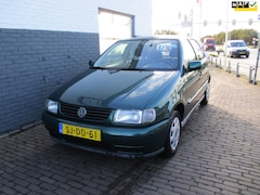 Volkswagen Polo - 1.6