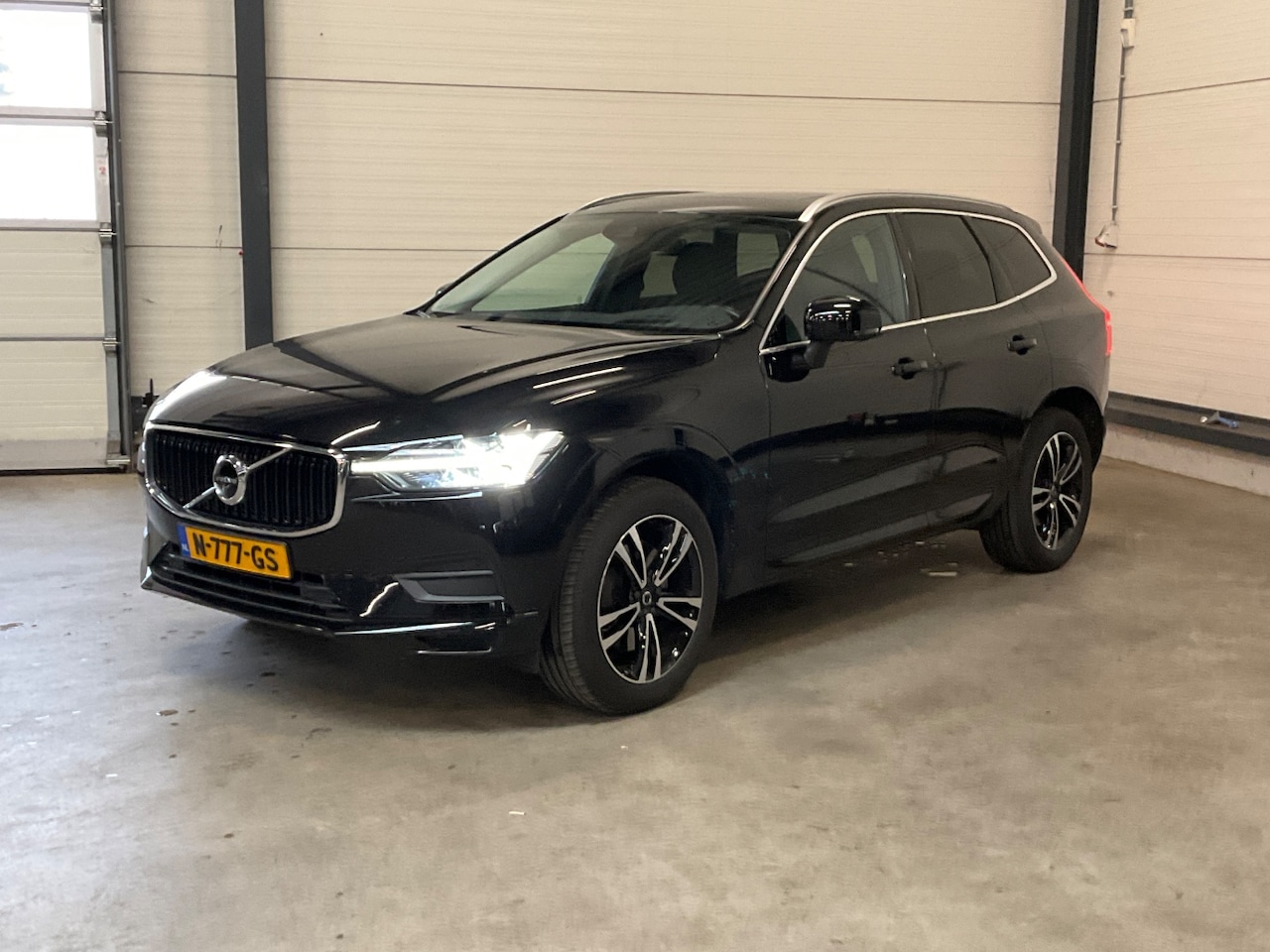 Volvo XC60 - 2.0 B5 Momentum Exclusive 2.0 B5 Momentum Exclusive - AutoWereld.nl