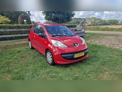 Peugeot 107 - Airco. nw apk