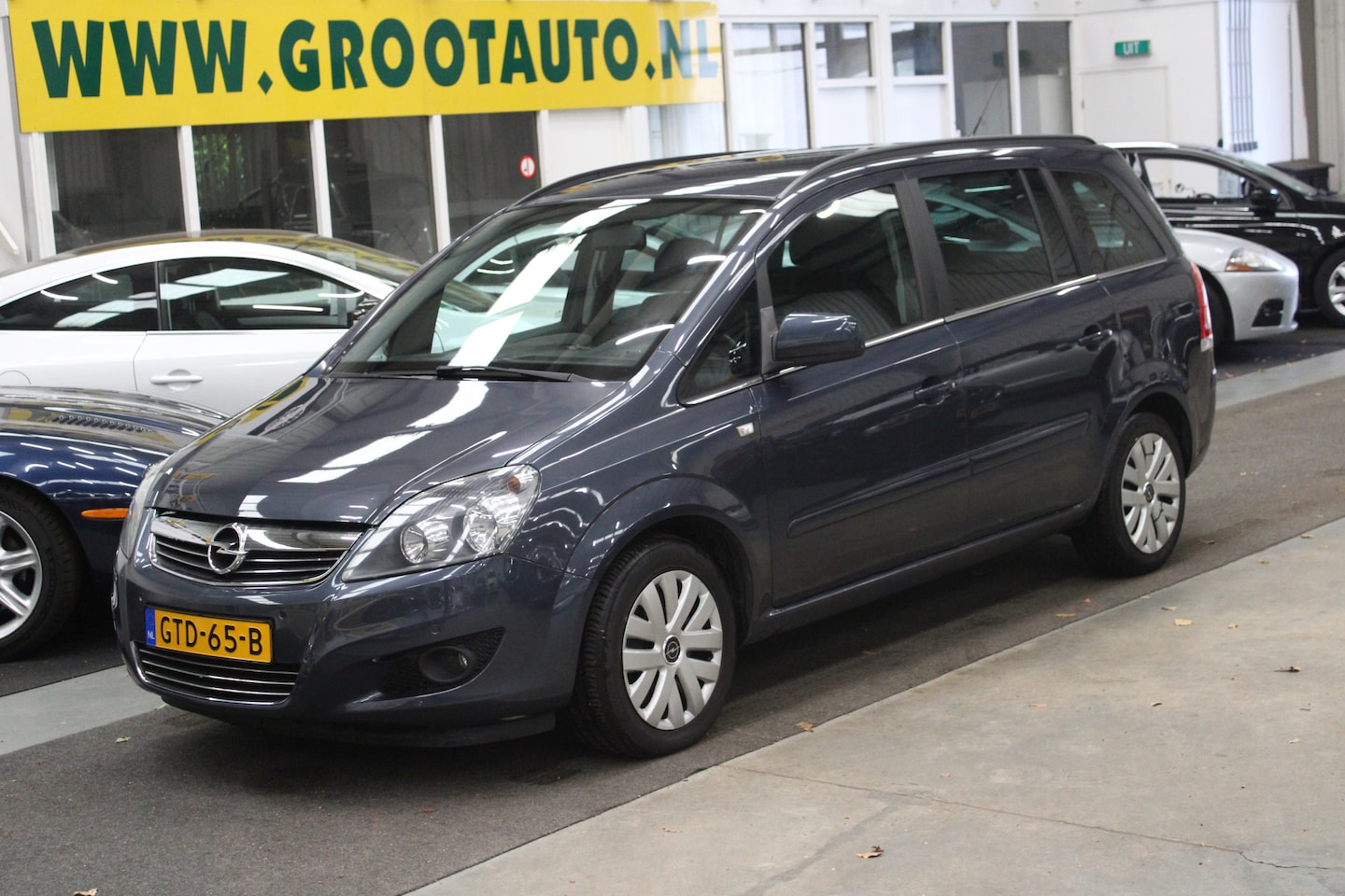 Opel Zafira - 1.8 111 years Edition Airco, Cruise Control, Trekhaak, Stuurbekrachtiging - AutoWereld.nl