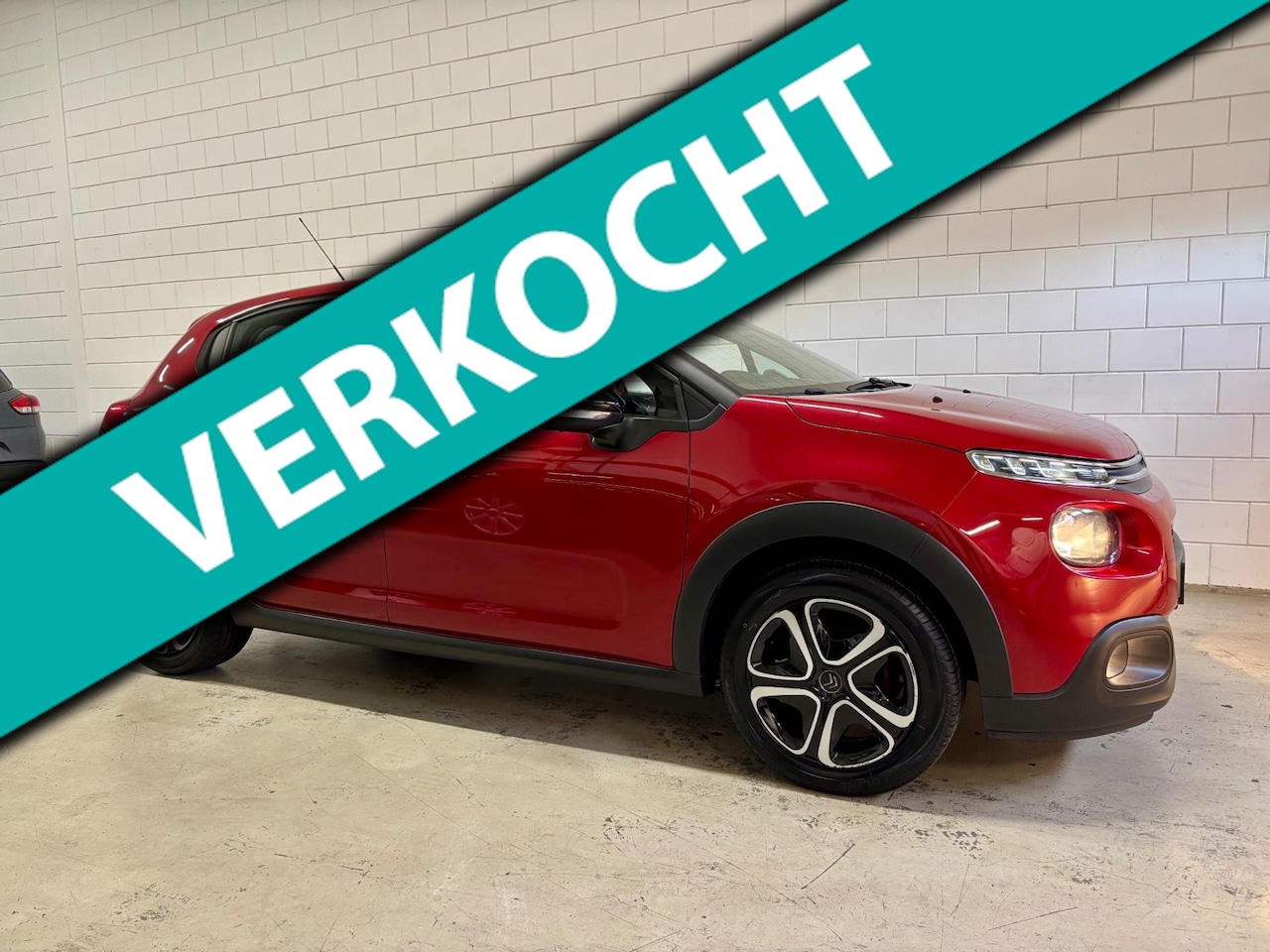 Citroën C3 - 1.2 PureTech Feel Bj.17|Carplay|Pdc|Trekhaak|Onderhouden !! - AutoWereld.nl