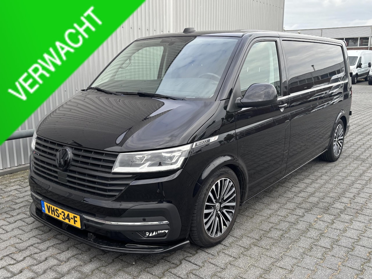 Volkswagen Transporter - 2.0 TDI L2H1 BULLI 4Motion*AUTOM.*ACC*CAM*ECC*CARP - AutoWereld.nl
