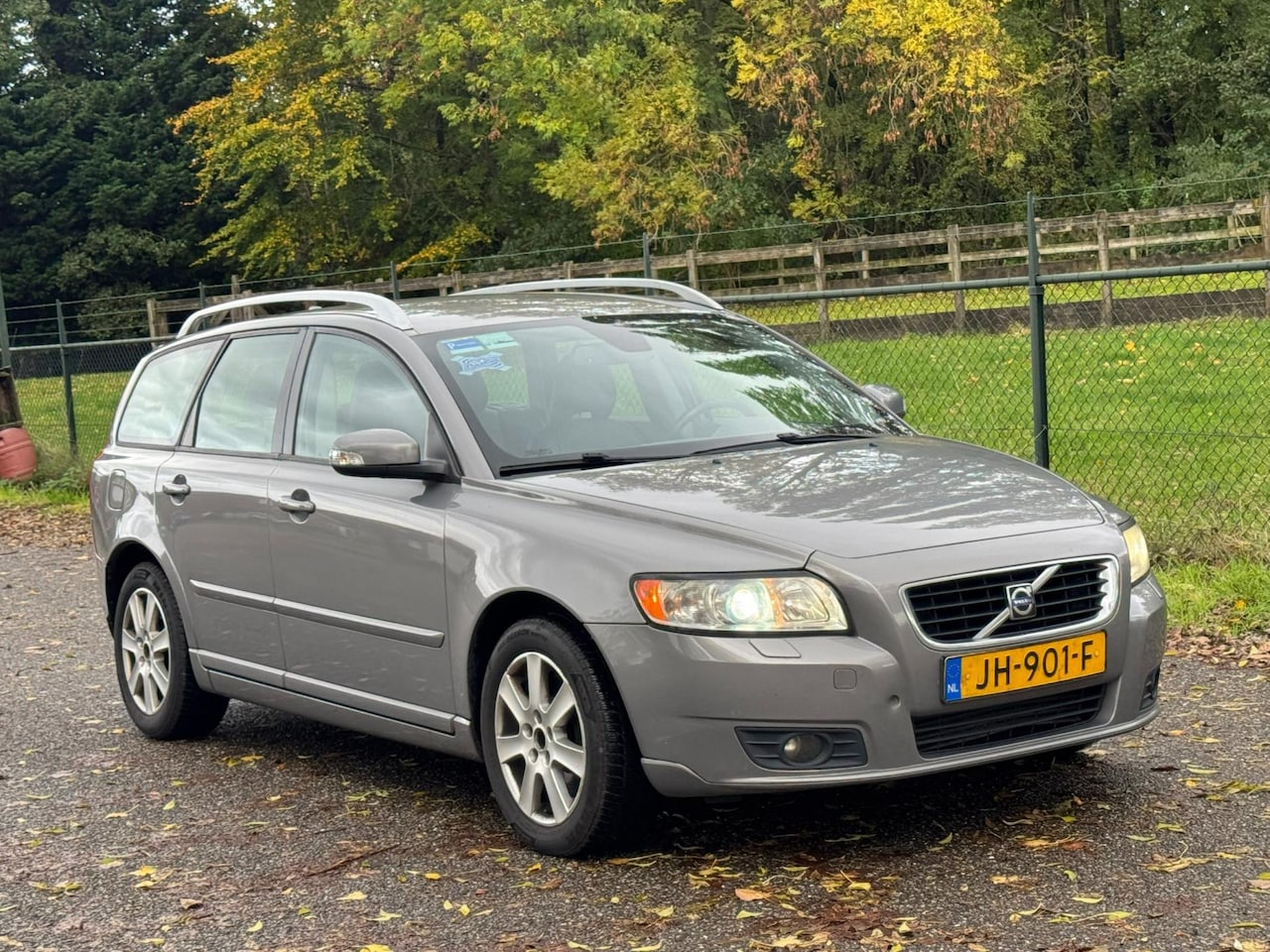 Volvo V50 - 2.4 D5 Momentum /Automaat/ - AutoWereld.nl