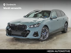 BMW i5 Touring - eDrive40 M-Sport pro | Panorama | CoPilot | Trekhaak | Bowers & Wilkins Surround Sound