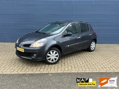 Renault Clio - 1.5 dCi Night & Day / Clima / Drive 100%