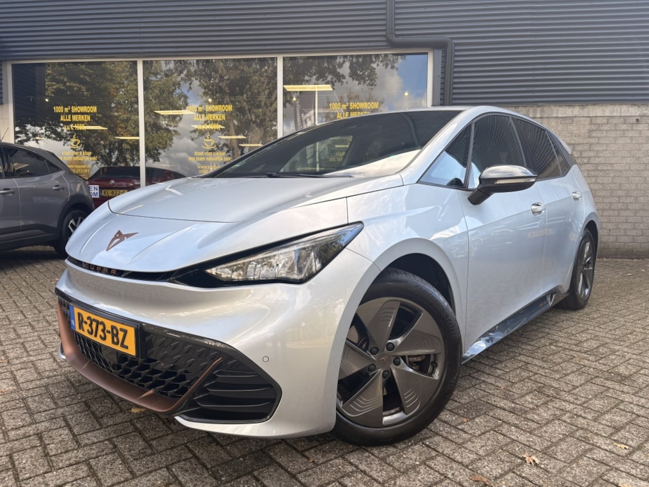 CUPRA Born - Business 62 kWh car play/navi/cruise/achteruitrij camera/clima - AutoWereld.nl