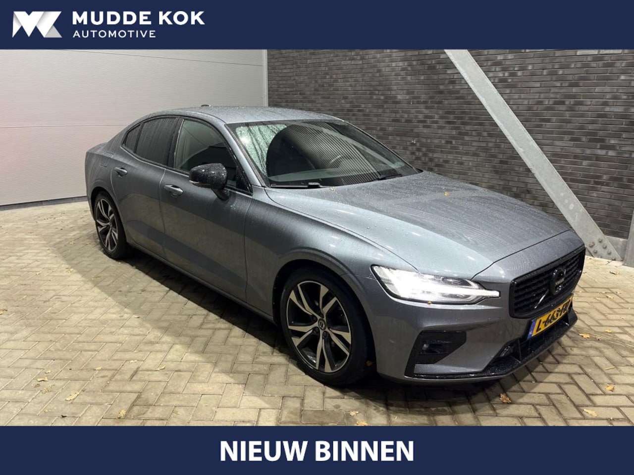 Volvo S60 - 2.0 B4 R-Design | ACC | Harman/Kardon | BLIS | Camera | Stoel+Stuurverwarming - AutoWereld.nl